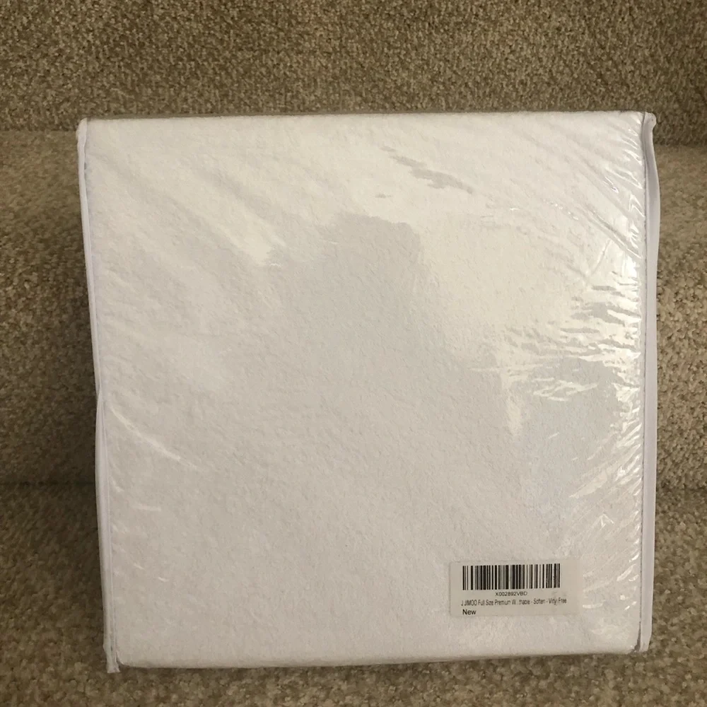 Premium Waterproof Mattress Protector Bed Cover Pad - Full size